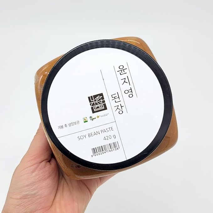 HELLO KFOOD Yoonjiyoung Doenjang 100% 한국산 된장 420g (14 oz) – Traditional Korean Soybean Paste, 100% Korean Soybeans, Fourth-Generation Recipe