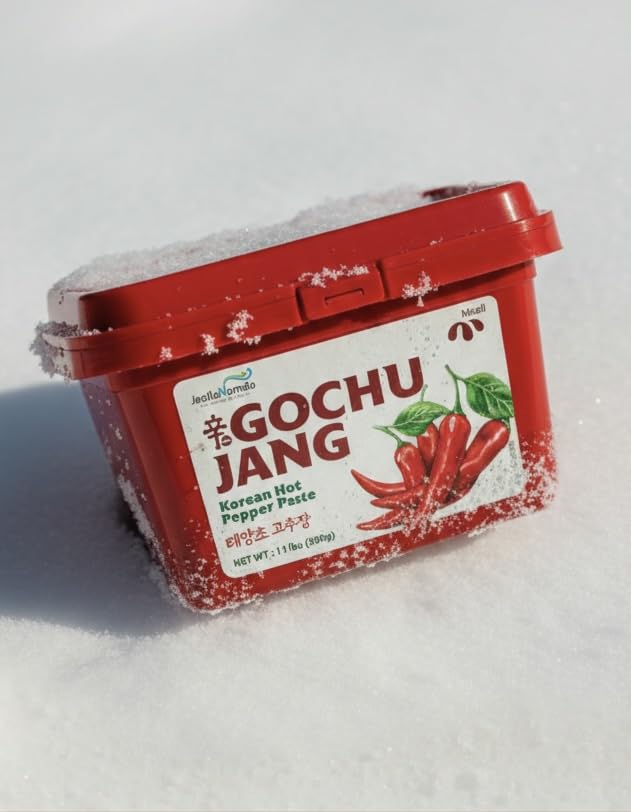 Maeil Spicy Korean Gochujang (고추장) Paste [Hot Pepper Paste], Traditional Fermented Chili Pepper, Perfect Jang Sauce for Dips and Marinades [Korean Chili] 500g