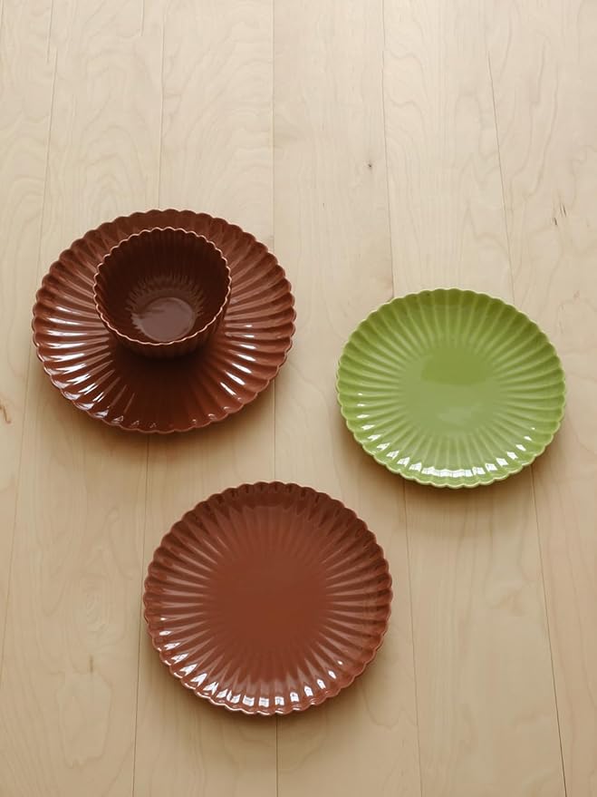 WENSHUO Daisy Plates Set of 6, 9-inch Round, Melted Caramel Color (Appetizer Plate),Modern Ceramic Dinner Plate Set,Microwave/Dishwasher Safe, Scratch Resistant