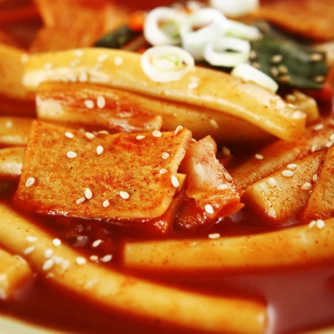 Surasang Korean Tteokbokki Cup - Korean Street Food, Classic Sweet & Spicy Sauce, Instant 2-Minute Microwave Meal, Traditional Tteokbokki Rice Cakes, 6 oz – Pack of 6