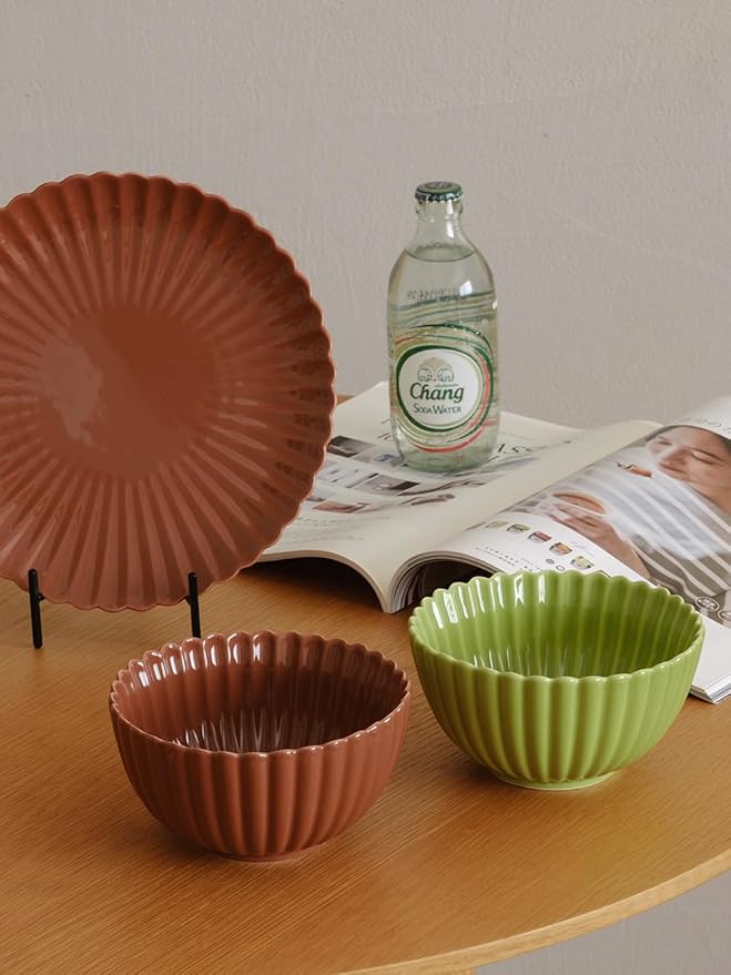 WENSHUO Daisy Plates Set of 6, 9-inch Round, Melted Caramel Color (Appetizer Plate),Modern Ceramic Dinner Plate Set,Microwave/Dishwasher Safe, Scratch Resistant