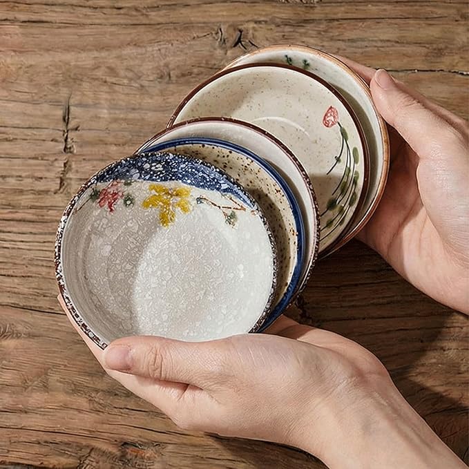 6PCS Sauce Dish, Ceramic Dipping Sauce Bowls,Small Bowl,Soy Sauce Dish Dipping Sauce Bowl,Sauce Plates Tiny Bowls for Condiments Sushi Dishes Soy Sauces Ketchup Snack Side Dishes Set of 6