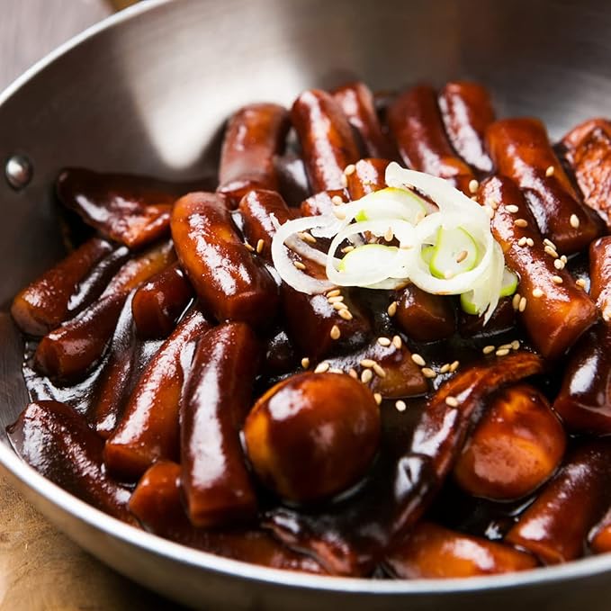 Surasang Jjajang Tteokbokki - Non-Spicy Instant Korean Rice Cakes with Sweet & Savory Black Bean Sauce, Microwaveable Cups, Korean Street Food, Made in Korea - Pack of 6