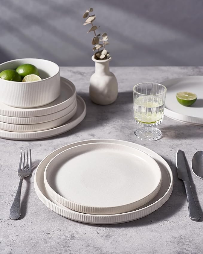 famiware Star Dinner Plates for 6, 10 inches Plate Set, Scratch Resistant, Stoneware Dinnerware, Kitchen Modern Rustic Serving Dishes, Matte White (Pack of 2)