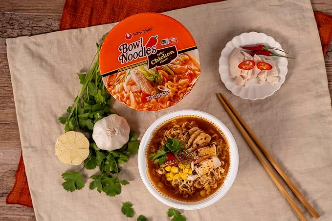 Nongshim Spicy Chicken Noodle Soup Instant Ramen, 12 Pack, Korean Microwaveable Bowl Soup Mix, Ramyun with Veggies, Sabor a Pollo