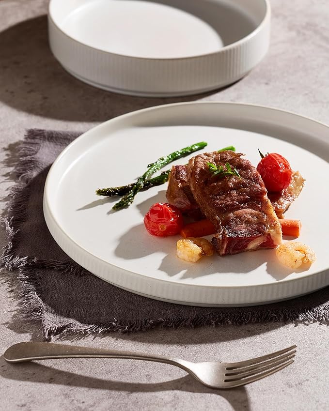 Famiware Star Dinnerware Set with Mugs, Service for 4 (16pcs), Ribbed Stoneware Plates and Bowls Dishes Sets - Chip & Scratch Resistant, Microwave & Dishwasher Safe, Matte White