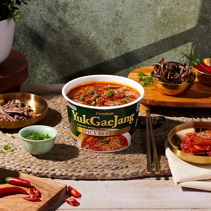 Nongshim Yukgaejang Big Bowl, Premium Ramyun Noodle Soup, Spicy Beef, 3.56 oz (Pack of 6)